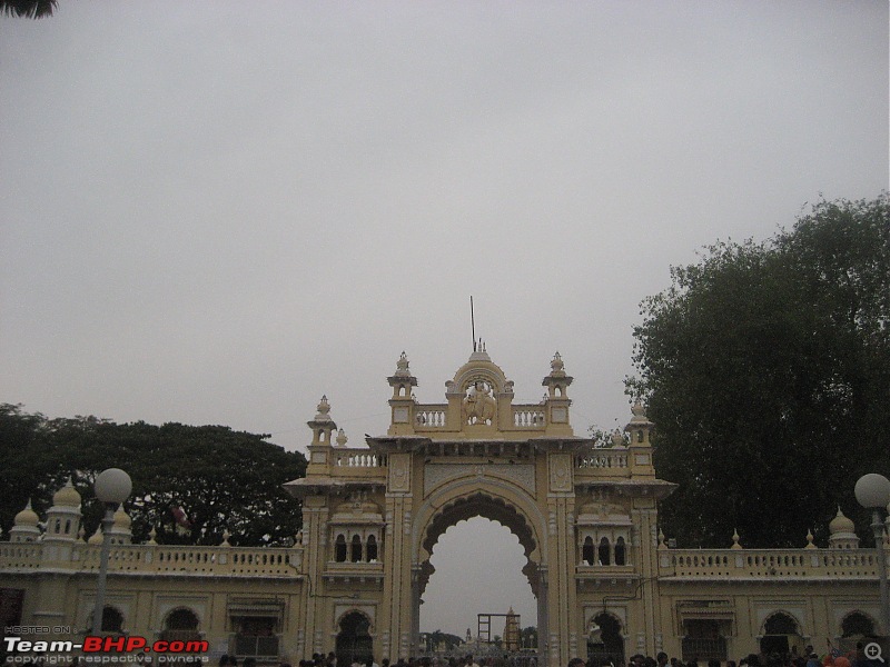 Hyderabad-Bengaluru-Mysore-Ooty RED SWIFT'06 me and wife!-img_1530.jpg