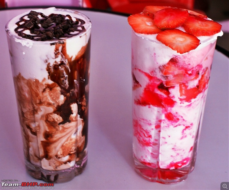 My Fiat Linea's tryst with Goa/Mahabaleshwar/Mumbai/Pune-strawberry_with_cream_and_chocolate_with_cream.jpg