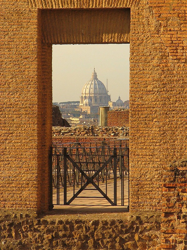 An Old Travelogue - Italy 2006-00600-roman-forum.jpg