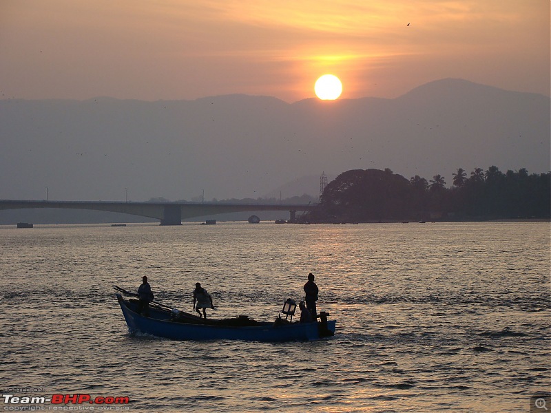 Beach vacation : Maharastra - Goa - Karnataka.-sunrise2.jpg