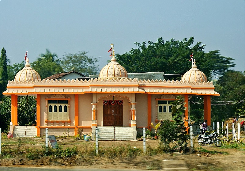 An Incredible Road Trip of a Lifetime to Udaipur, The Most Romantic City in the World-7-is_this_a_mandir_or_a_house.jpg