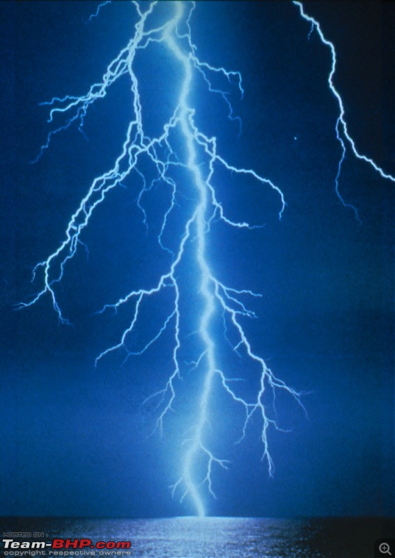 Swifted : Nelliyampathy via Valparai-lightning.jpg