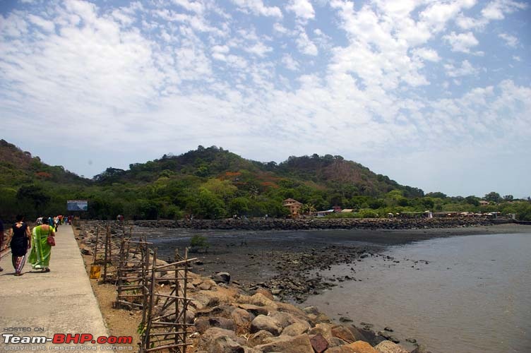 Magnificent Maharashtra - The Mahalog!-approach-elephanta-.jpg