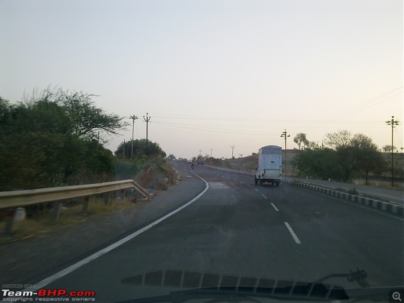 NanoLogue! First Highway Drive of Lunar Beauty! ( Pune - RanjanGaon - Pune )-very-less-traffic-road.jpg