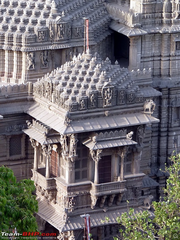 'Xing'ing around ! - HathiSingh Temple, Sidi Saiyyed Mosque & a Haveli in Ahmedabad.-11.jpg