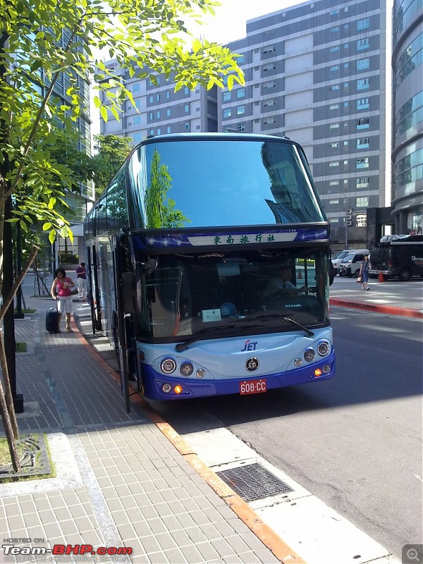 Business with Pleasure in the Land of Silicon and Electronic Gadgets - Taiwan-008-bus-beach.jpg