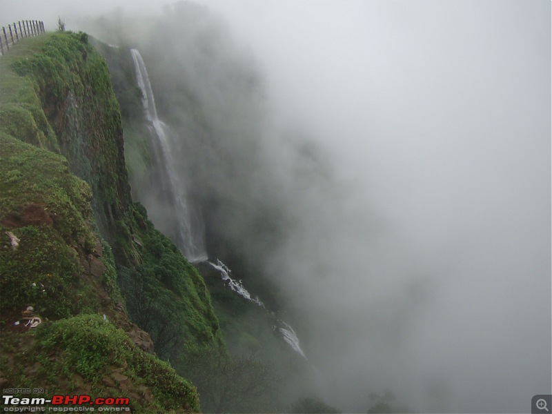 Monsoon Break : Hills, waterfalls and temples!-23kavlesaadpointamboli.jpg