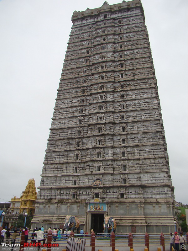 Monsoon Break : Hills, waterfalls and temples!-11murudeshwargopuram.jpg