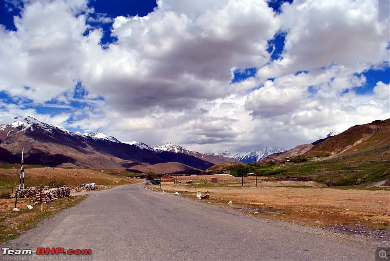 4500 km, Two Idiots & a Wild Safari in Ladakh-085_approaching-dras.jpg