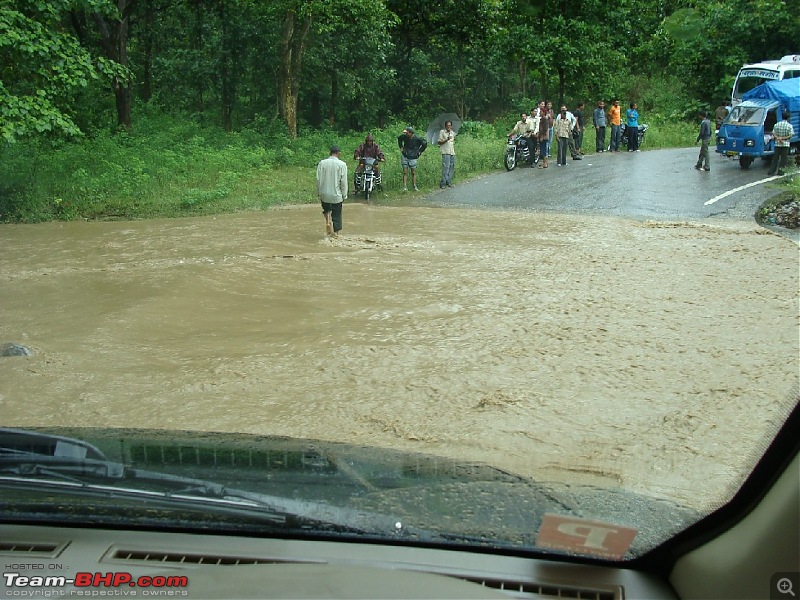 Jim Corbett & Naukuchiatal-about-cross-stream-before-hotel.jpg