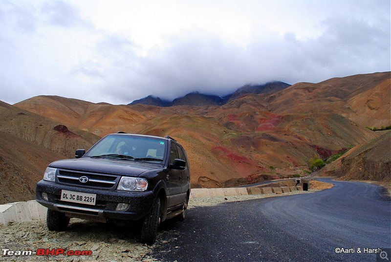4500 km, Two Idiots & a Wild Safari in Ladakh-110_approaching-namiki-la.jpg