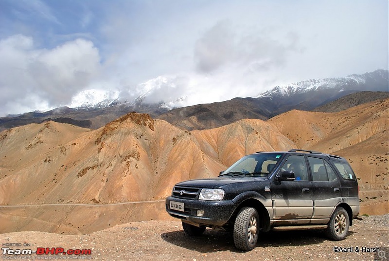4500 km, Two Idiots & a Wild Safari in Ladakh-118_approaching-fotu-la.jpg
