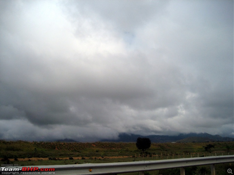 Lepakshi, the most famous one day drive in here!!!!-img_2155.jpg