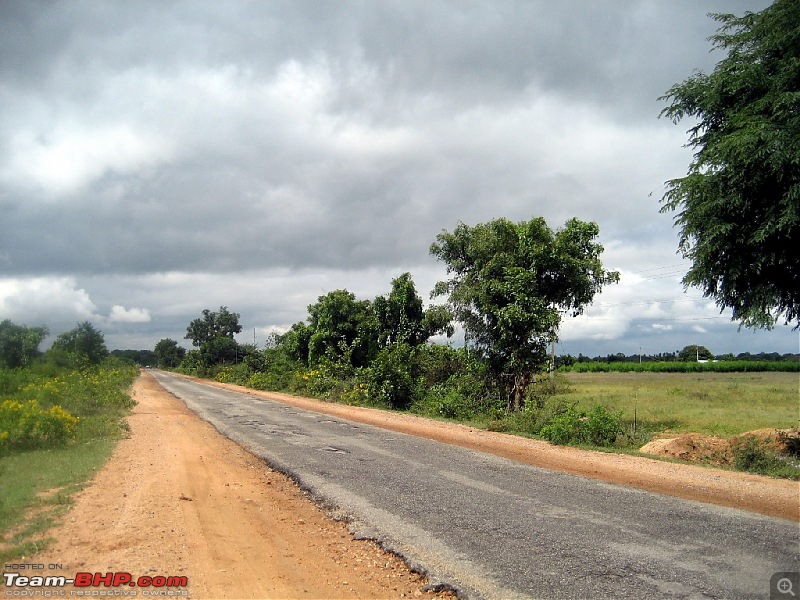 Lepakshi, the most famous one day drive in here!!!!-img_2224.jpg