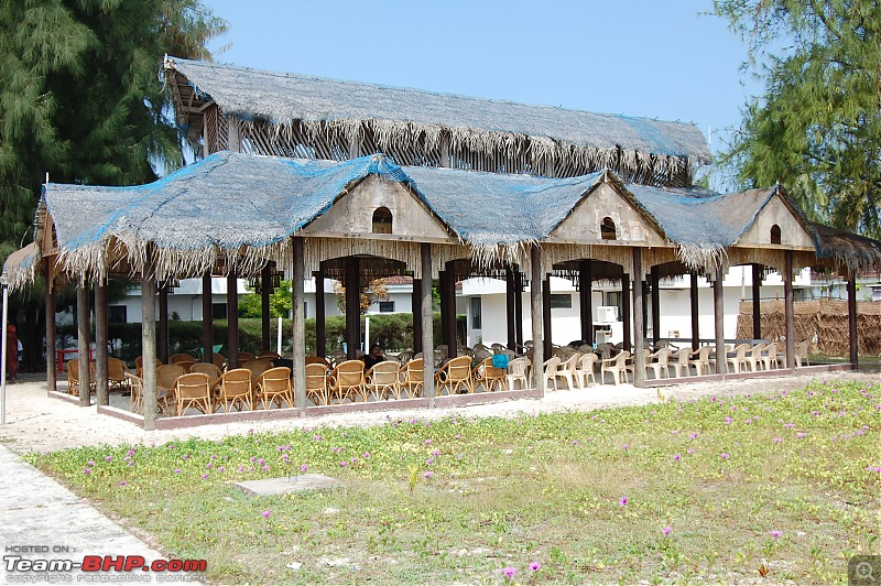 Three Friends & A Trip to ISLANDS-lunch.jpg