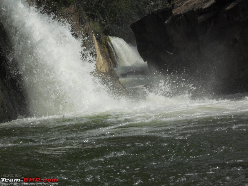 Hogenakkal Waterfalls, Tamil Nadu - Jan 1, 2011-hogenakkal-040.jpg