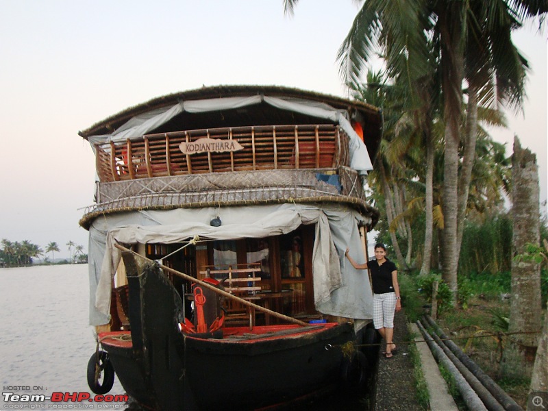 Southern Odyssey : 5000 kms through South India-26-kodianthara-houseboat-covered-night.jpg