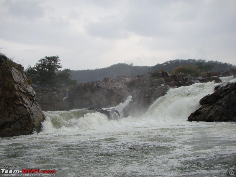 Southern Odyssey : 5000 kms through South India-7-hogenakkal-waterfall-1.jpg