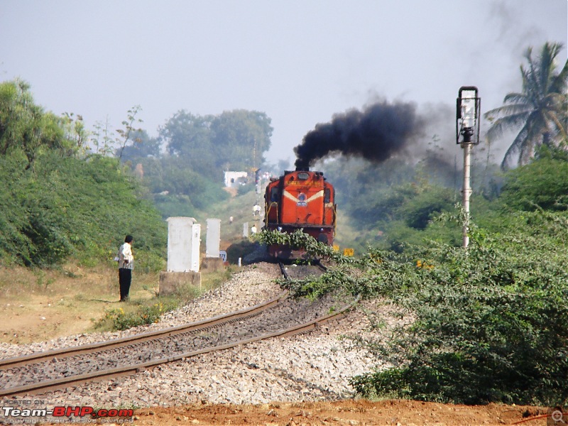 Southern Odyssey : 5000 kms through South India-3-level-crossing-train-diversion.jpg