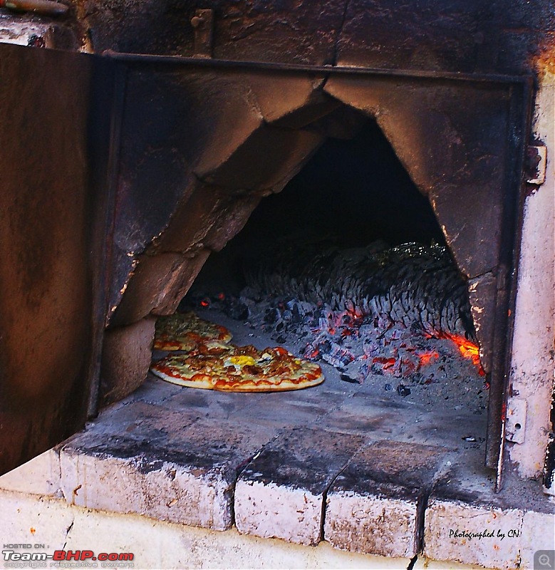 An incredible road trip to the Pearl of the Orient  Goa-35-wood_oven_pizza.jpg