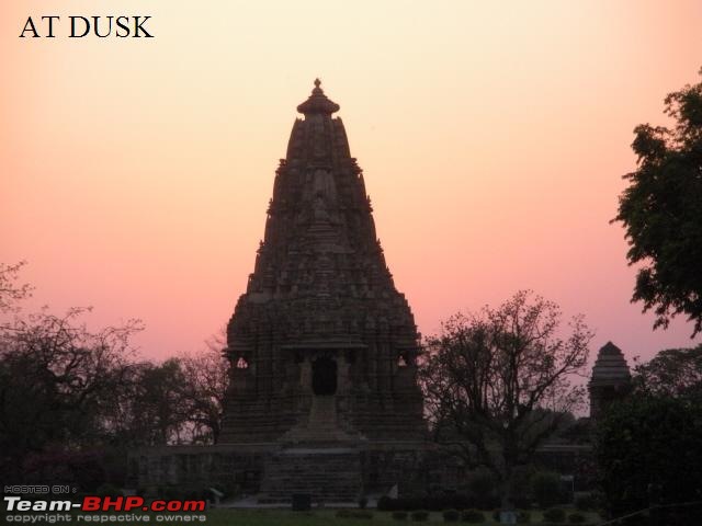 Bhopal Khajuraho roadtrip-dusk.jpg