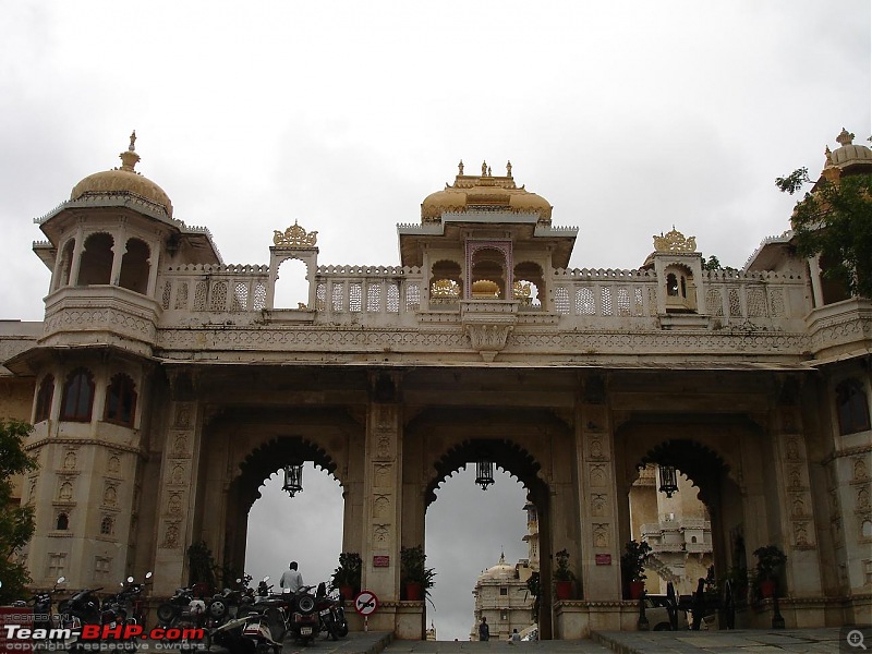 Shifting base : A road trip thru' Pune-Baroda-Ah'bad-Udaipur-Ajmer-Gurgaon!-dsc05098.jpg