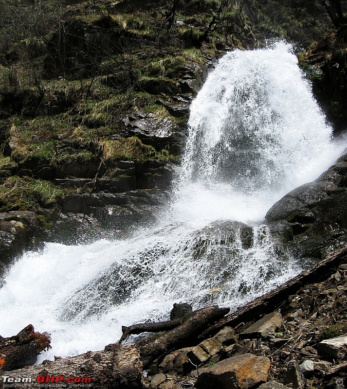 Blissful, beautiful Bhabha Valley @ Kafnu-waterfall_gushing.jpg