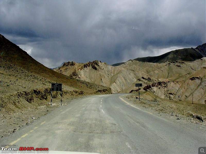 Hawk-On-Fours (H-4) Roadtrip:  Leh(t)'s go to Ladakh & Srinagar with QuickSilver.-fotu-la-17k100.jpg