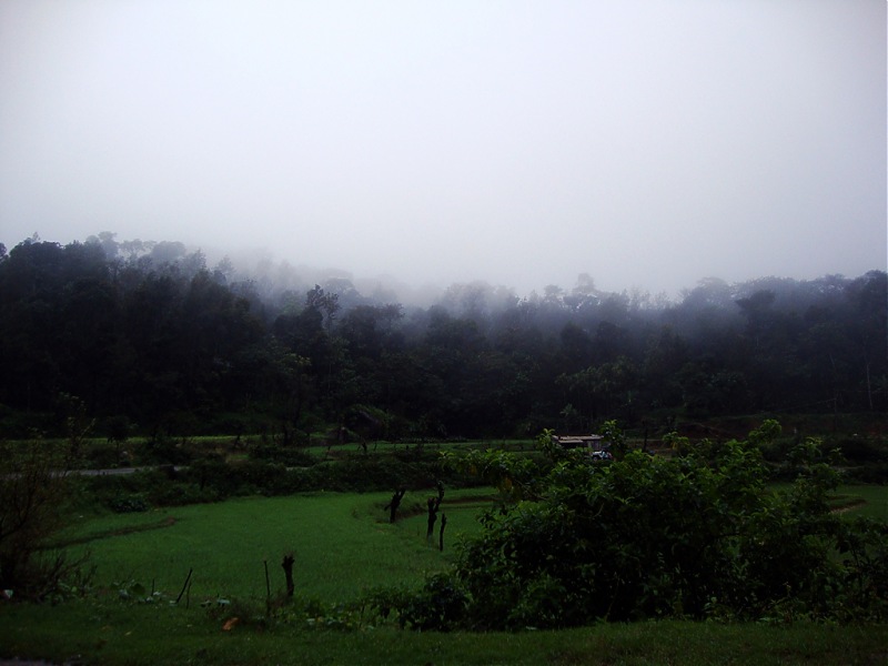 From highest point to the tallest statue in Karnataka..A crazy monsoon travelogue..-dsc04952.jpg