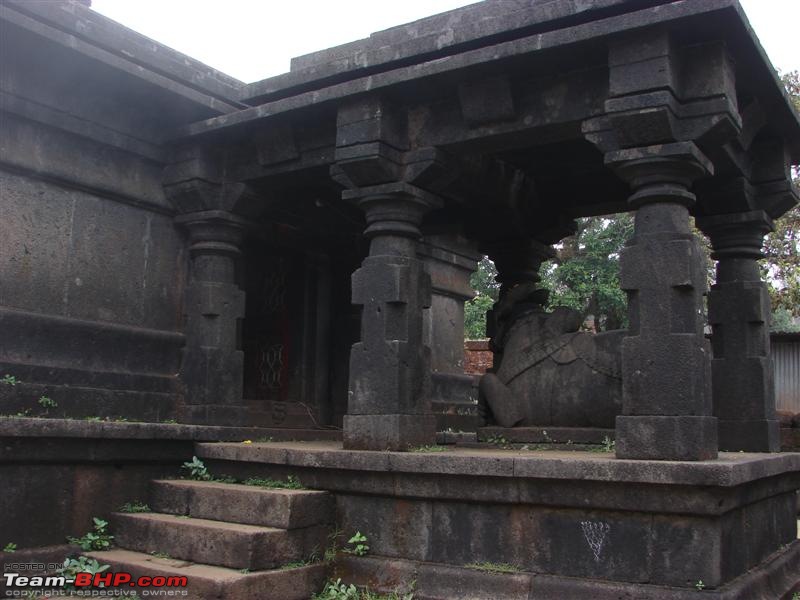 Blr-Pune-Mahabaleshwar-Ganapatipule-Blr (6days, 5 nights, loads of pictures and fun)-41-old-temple-mbaleshwar.jpg