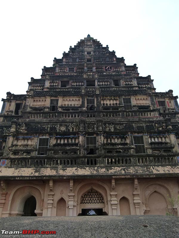 Braving Cyclone Thane to see Temples, Basilicas-tanjurepalace2.jpg