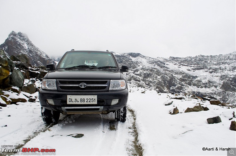 Sach Pass & the Season's first snowfall (Oct - 2011)-046.jpg