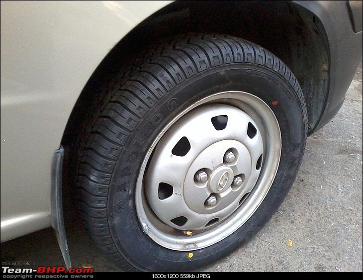 Upgrading wheels/tyres on Santro-photo0028.jpg