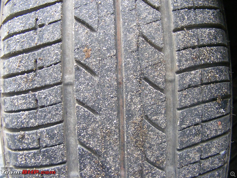 Small cracks on my ~1 year old tyres. Is this normal?-dscf3926.jpg