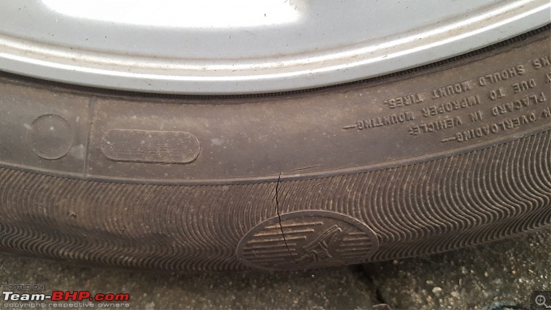 Crack on the sidewall of Tyre-20160904_153648.jpg