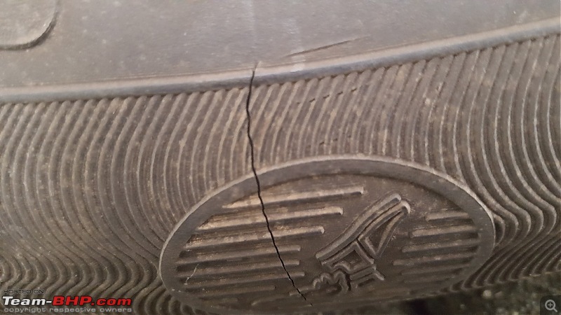 Crack on the sidewall of Tyre-20160904_153704.jpg