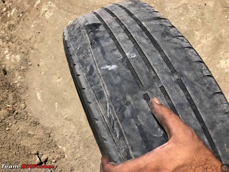 Kia Carnival - Peculiar issue of only the rear tyres wearing off-fully-worn.jpeg