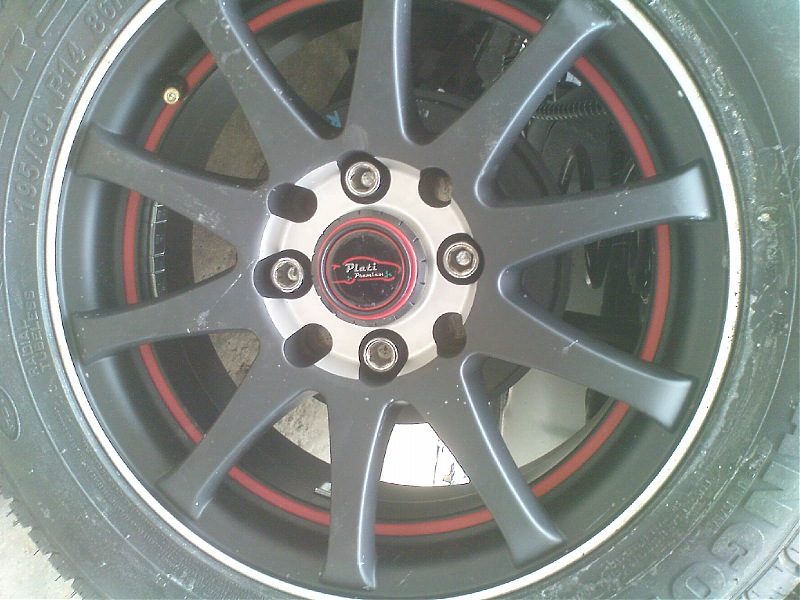 The official alloy wheel show-off thread. Lets see your rims!-dsc00676.jpg