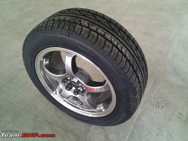 The official alloy wheel show-off thread. Lets see your rims!-img_20110821_142458.jpg