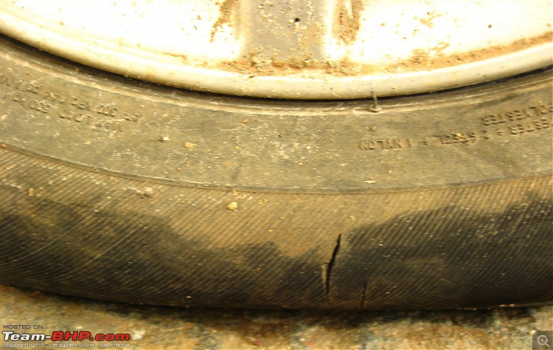 Crack on the sidewall of Tyre-img_4544.jpg