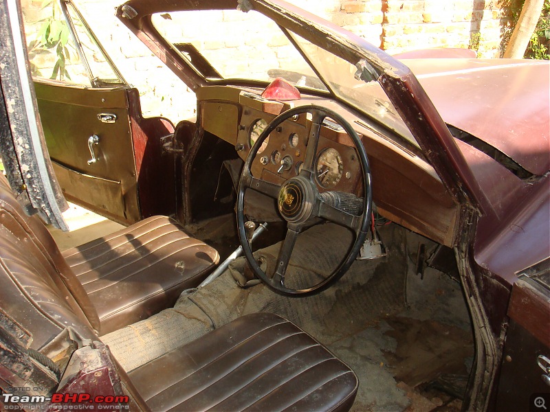 Vintage Jaguar XK120/140/150 in India-inside.jpg