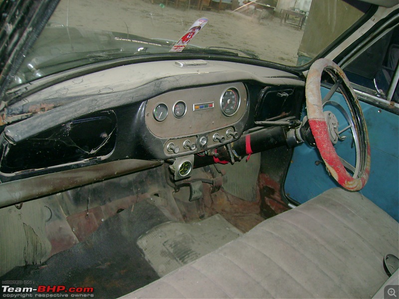 Daily Mumbai traffic in a classic? - Yes! Ambassador bought and restored.-dsc09148.jpg