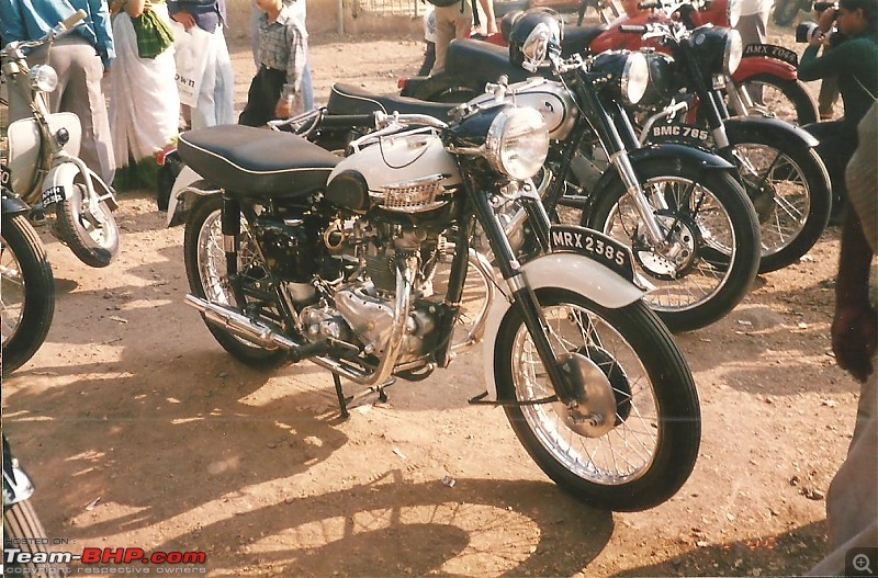 PICS - Vintage & Classic Bike Rally, Pune 2002-triumph03.jpg