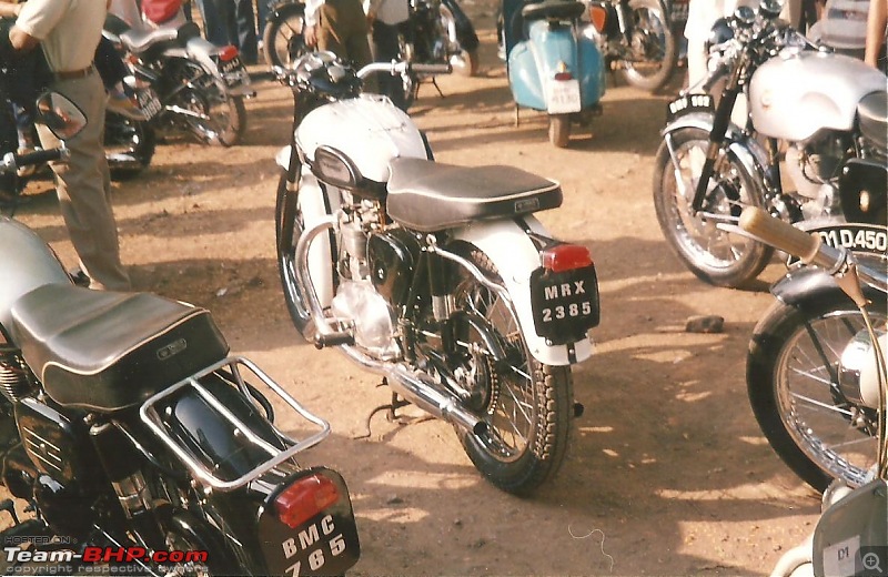 PICS - Vintage & Classic Bike Rally, Pune 2002-triumph04.jpg