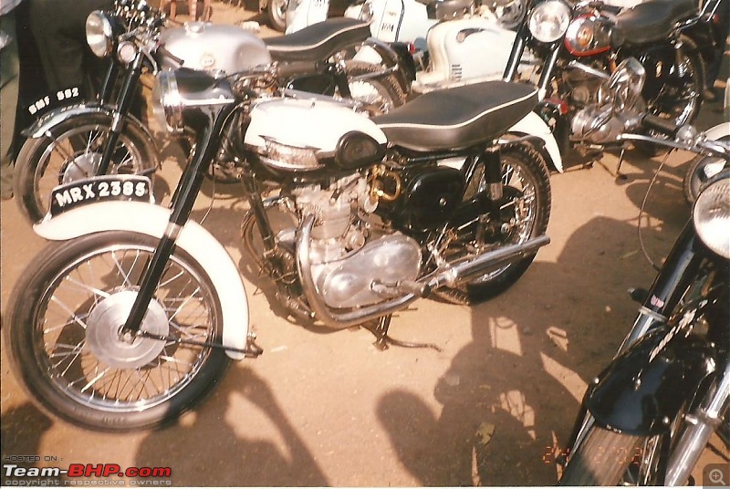 PICS - Vintage & Classic Bike Rally, Pune 2002-triumph05.jpg