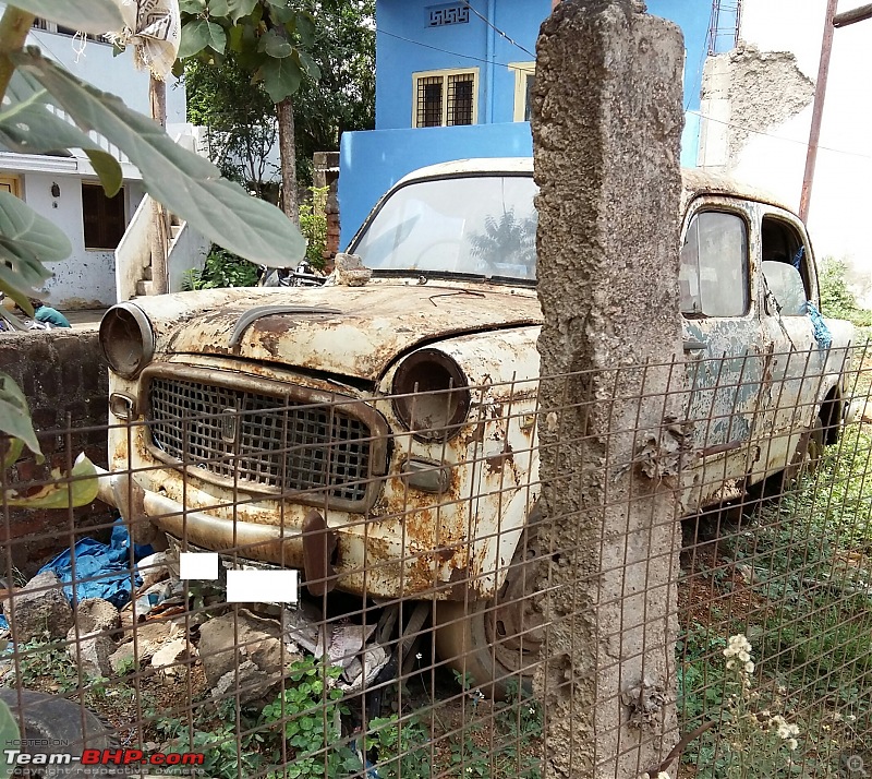 Rust In Pieces... Pics of Disintegrating Classic & Vintage Cars-safiat.jpg