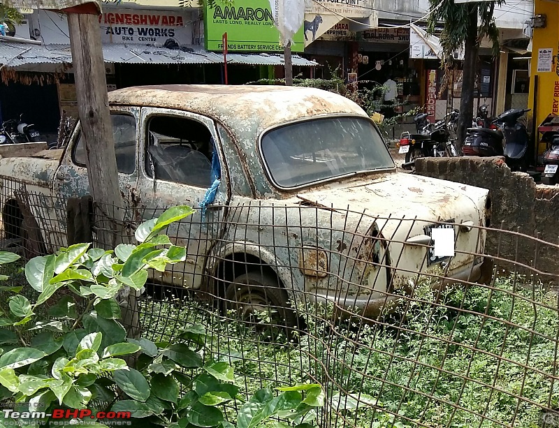 Rust In Pieces... Pics of Disintegrating Classic & Vintage Cars-safiat1.jpg