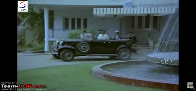 Old Bollywood & Indian Films : The Best Archives for Old Cars-yaadgaar-3.png