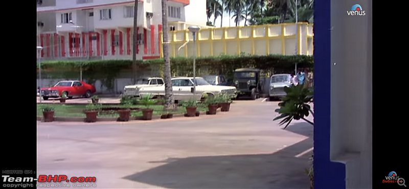 Old Bollywood & Indian Films : The Best Archives for Old Cars-double-cross-16.png