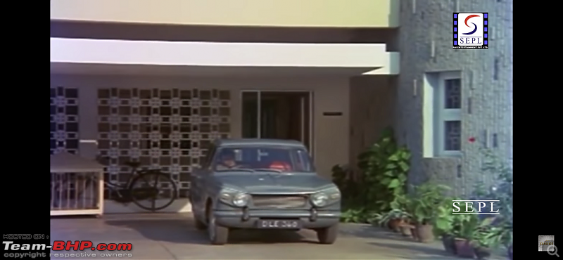 Old Bollywood & Indian Films : The Best Archives for Old Cars-aankh-micholi-24.png